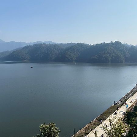 Tranquil Water Guest House Pokhara Ngoại thất bức ảnh