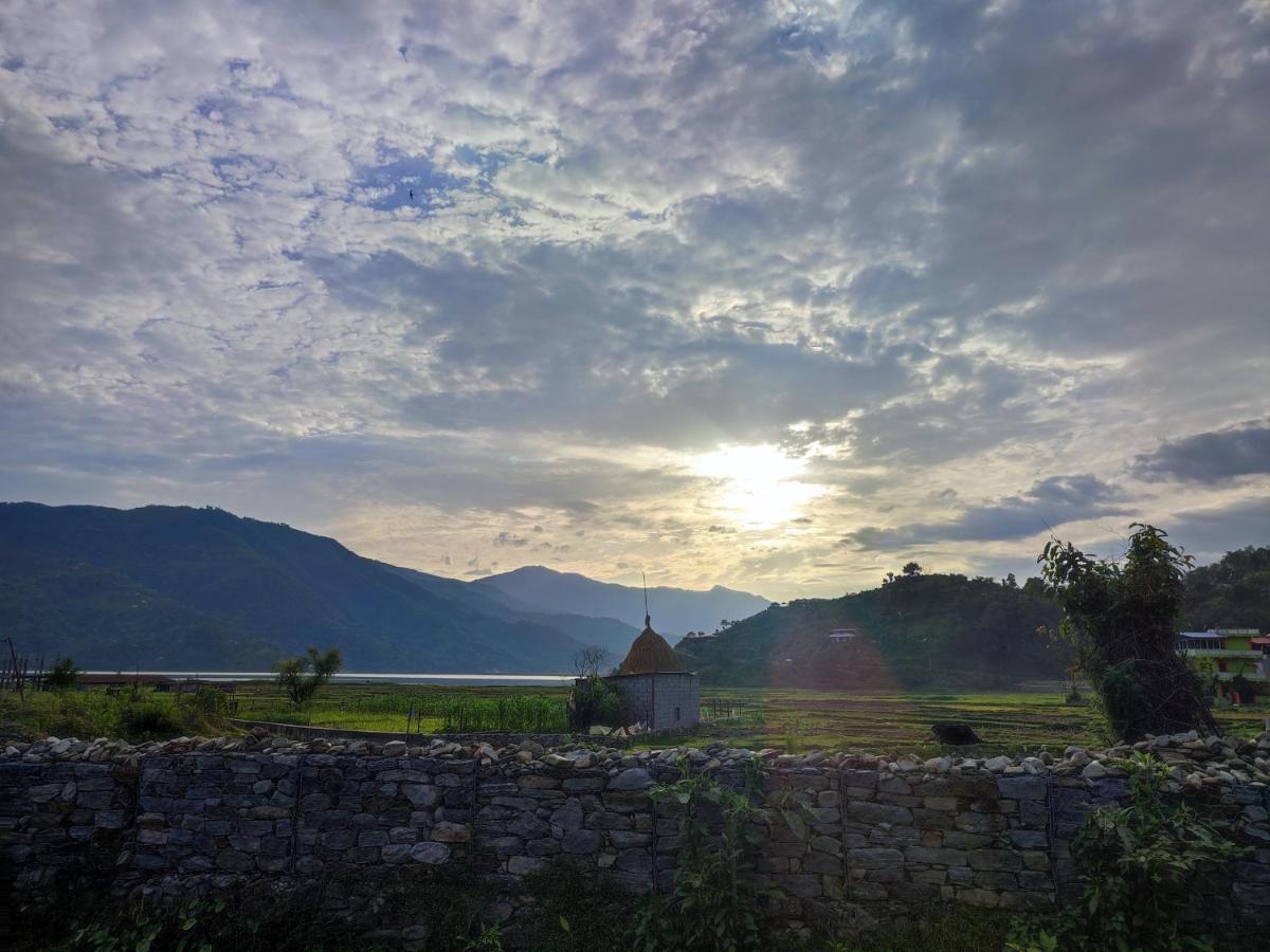 Tranquil Water Guest House Pokhara Ngoại thất bức ảnh